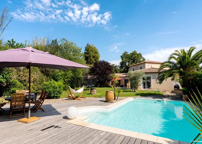 Andria Family-friendly Trampoline & Pool فيلة *