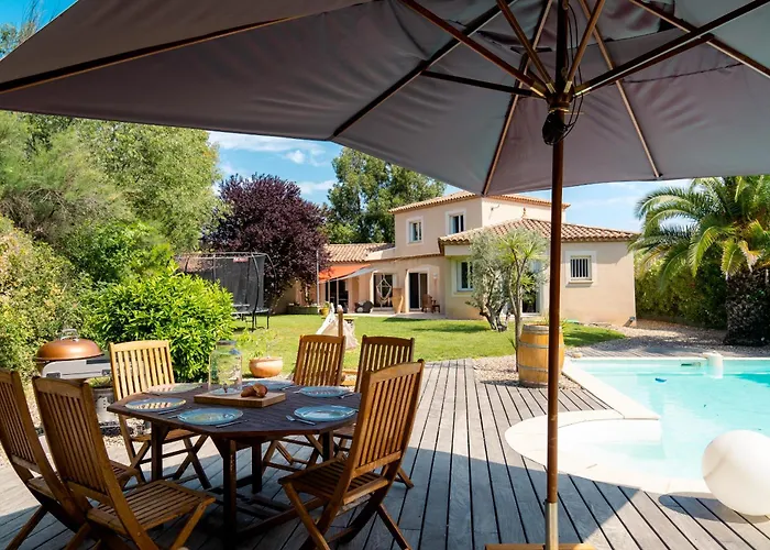 Andria Family-friendly Trampoline & Pool فيلة *