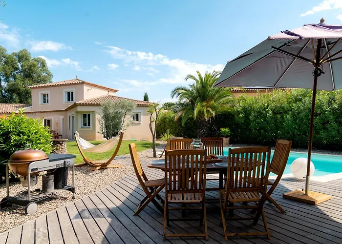 Andria Family-friendly Trampoline & Pool فيلة *